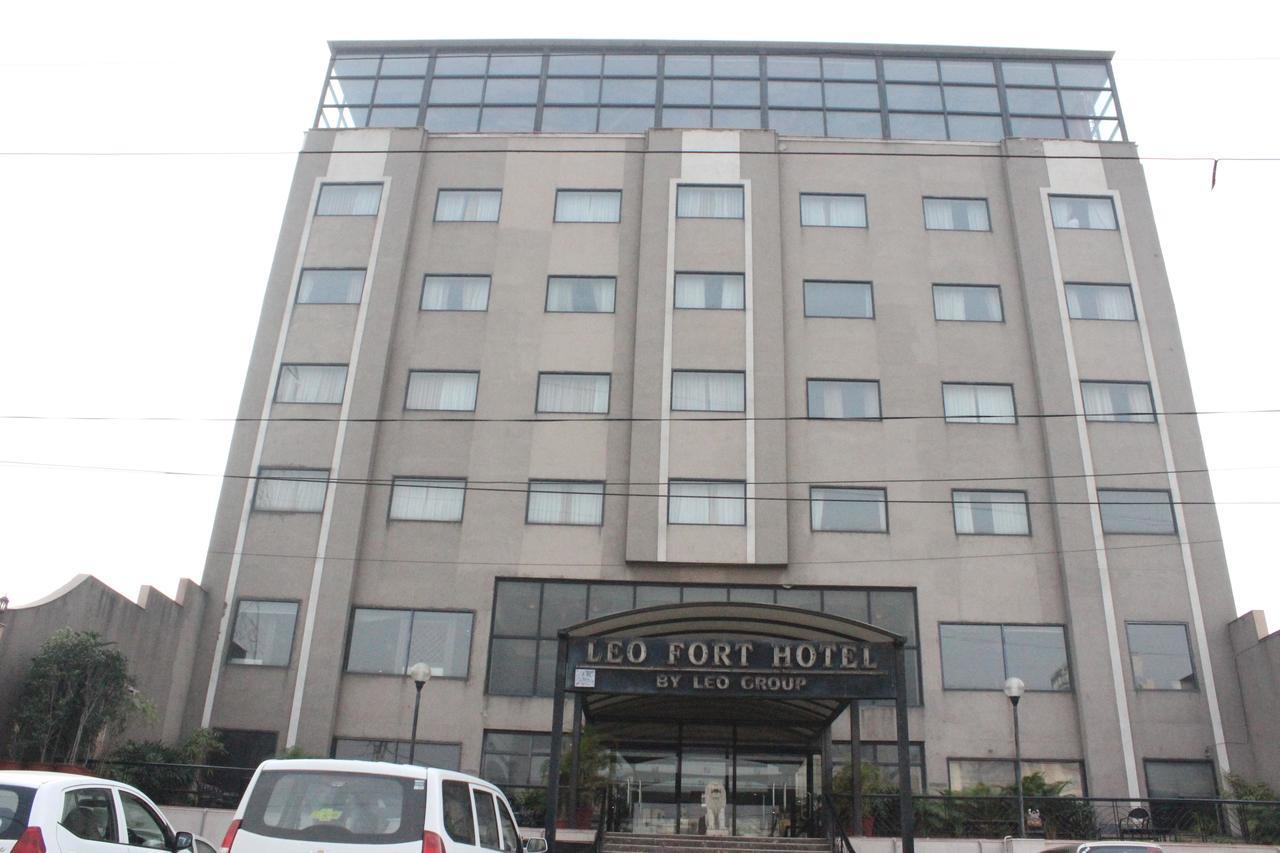 Leo Fort Hotel Jalandhar Exterior foto
