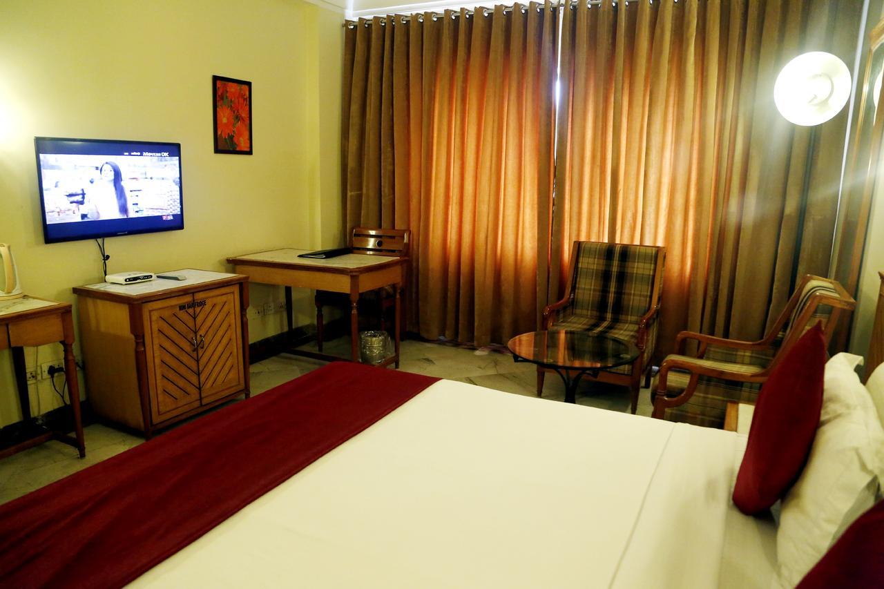 Leo Fort Hotel Jalandhar Exterior foto